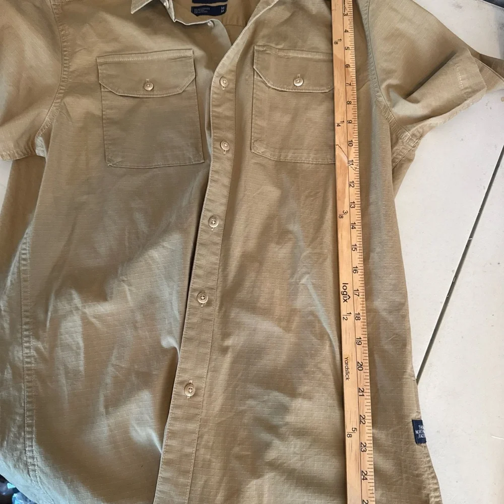 The North‎ Face Men's Khaki Button-Down Shirt, Ripstop size medium
